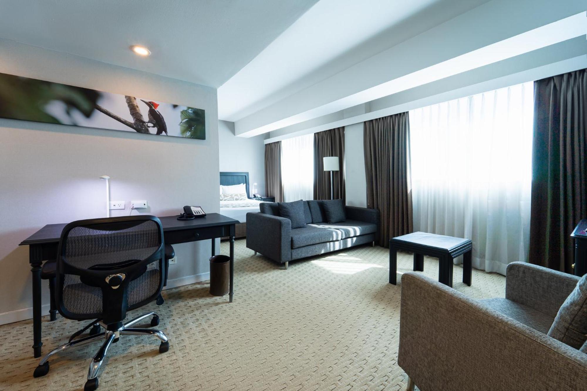 คราวน์ พลาซา มานากัว Hotel ภายนอก รูปภาพ